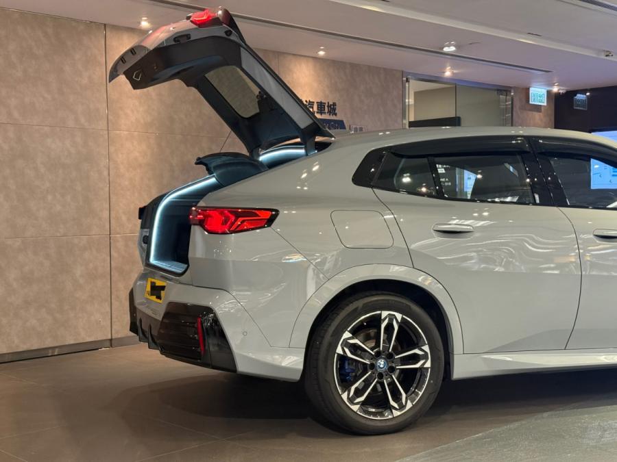 iX2 eDrive20 M Sport - Image 3